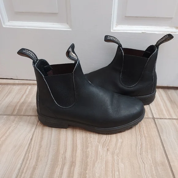 Blundstone Black Chelsea Boot - Picture 2 of 9